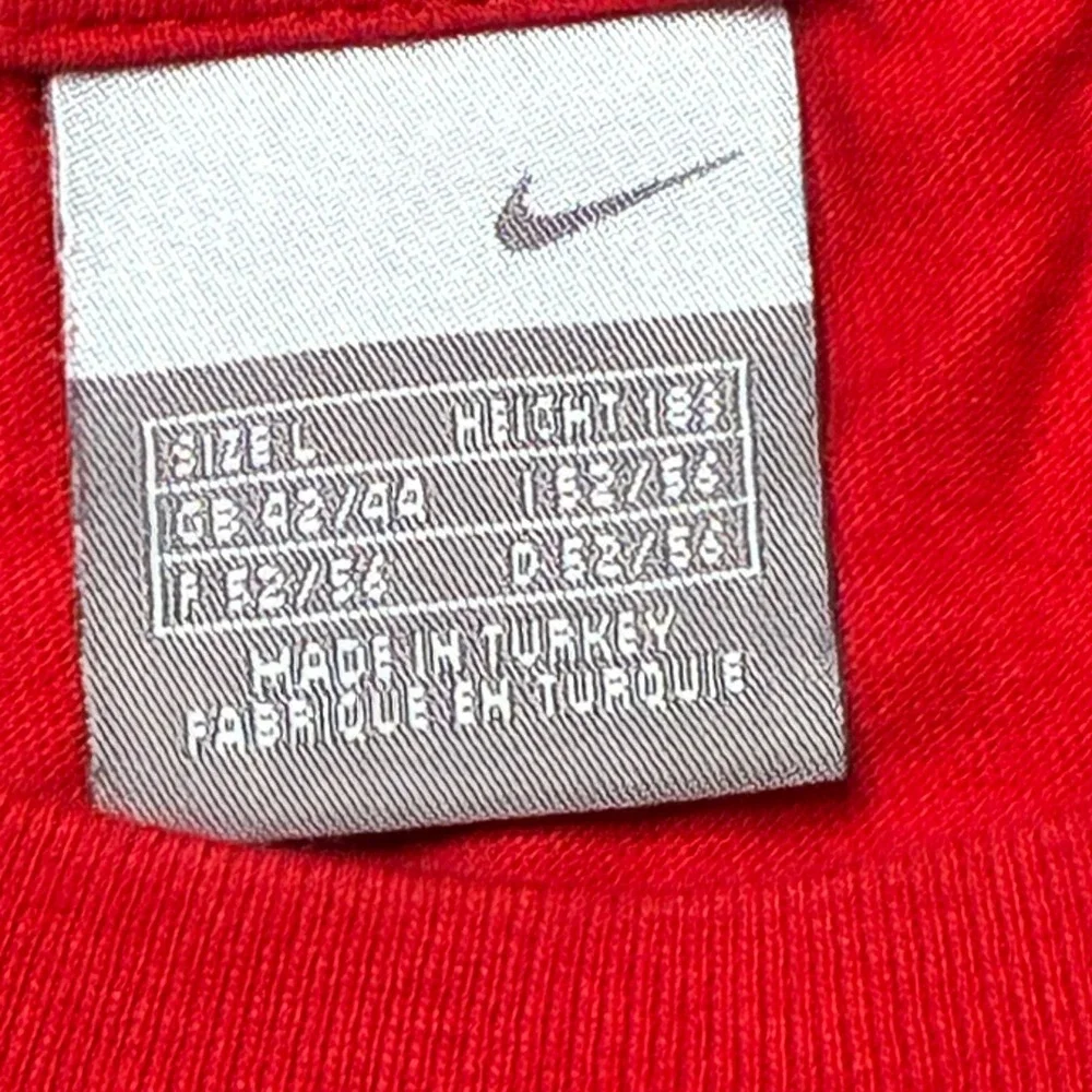 Vintage Nike Red Mini Swoosh T-Shirt Men's 90s Y2K Embroidered Logo Tee
